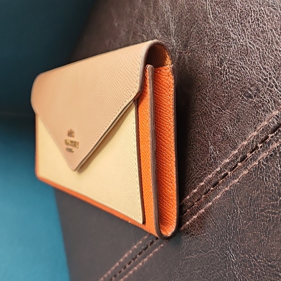 Coach two tone long wallet - Picture 7 of 10